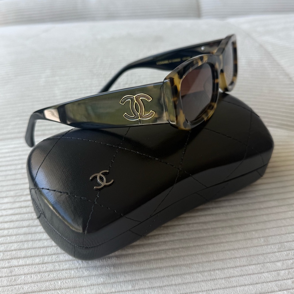 Authentic Chanel Tortoiseshell CC Sunglasses